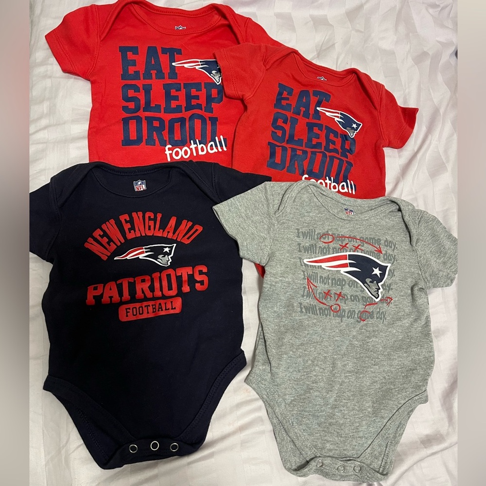 4 pc set NFL NEW ENGLAND PATRIOTS ONESIES